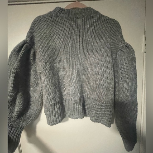 H&M Divided gray ‘Paris’ cropped sweater size M - Picture 2 of 4